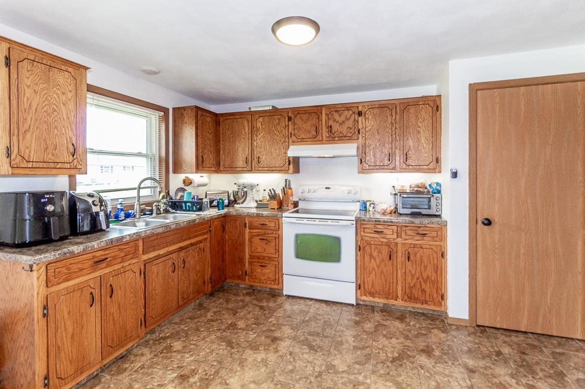 Property Photo:  2022 Peter Lane  WI 54140-1241 