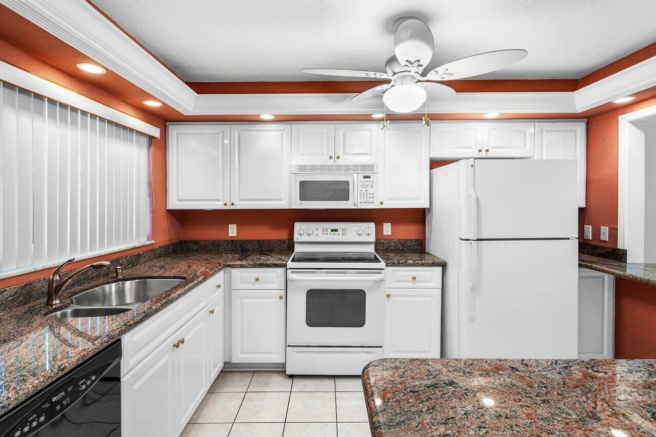 Property Photo: 2008 S Federal Highway 206 FL 33435