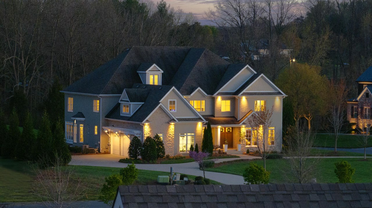 Property Photo: 365 Village Way KY 42103