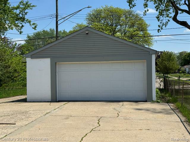 Property Photo: 6908 Burnly Street MI 48135