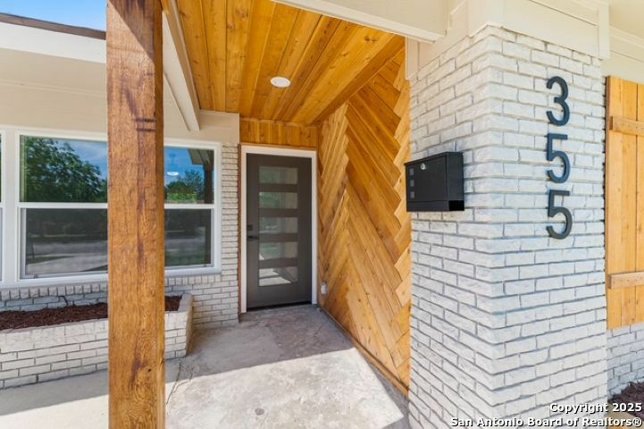 Property Photo: 355 Springwood TX 78216