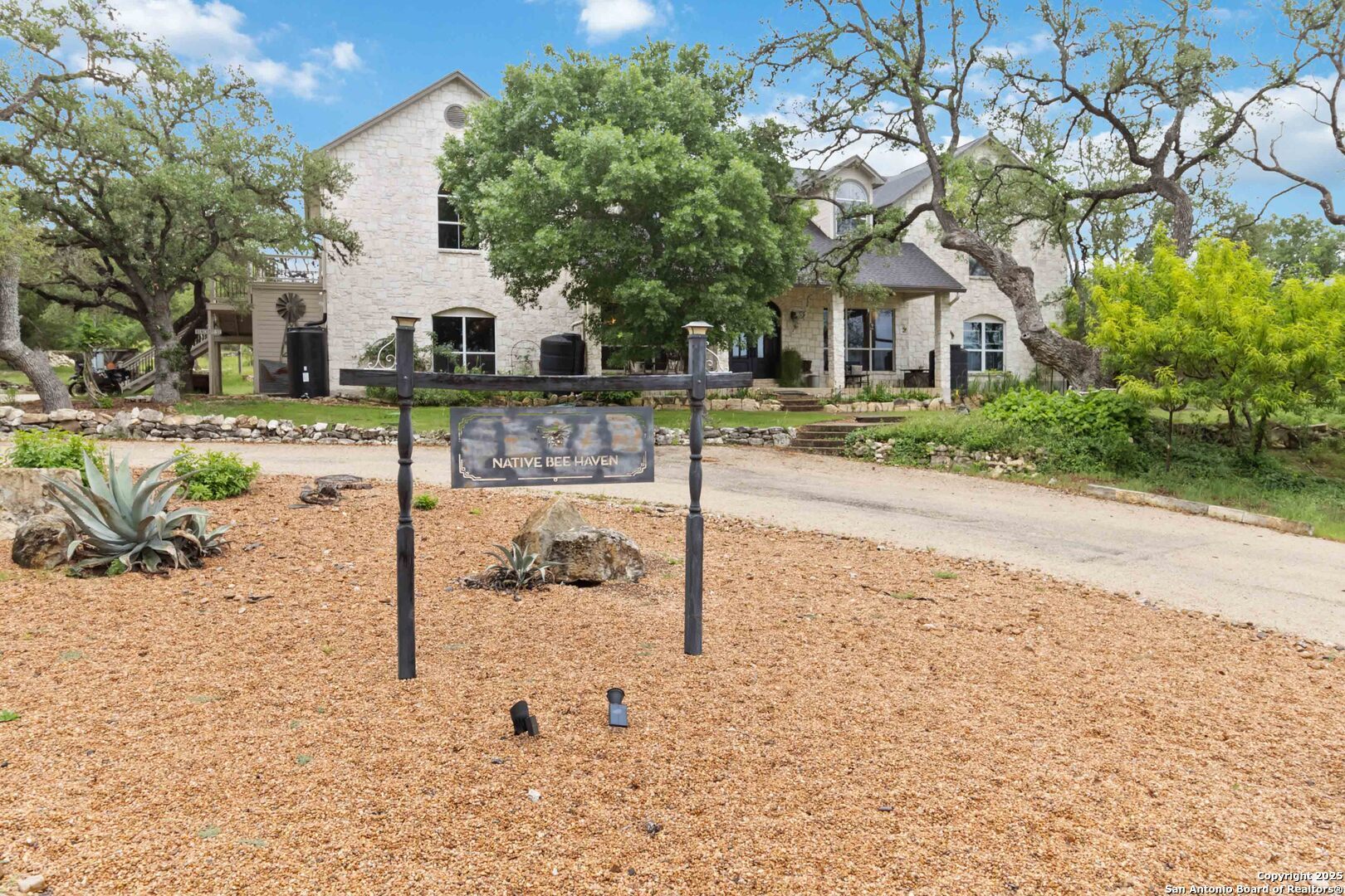 Property Photo: 111 Kendall Oaks TX 78006