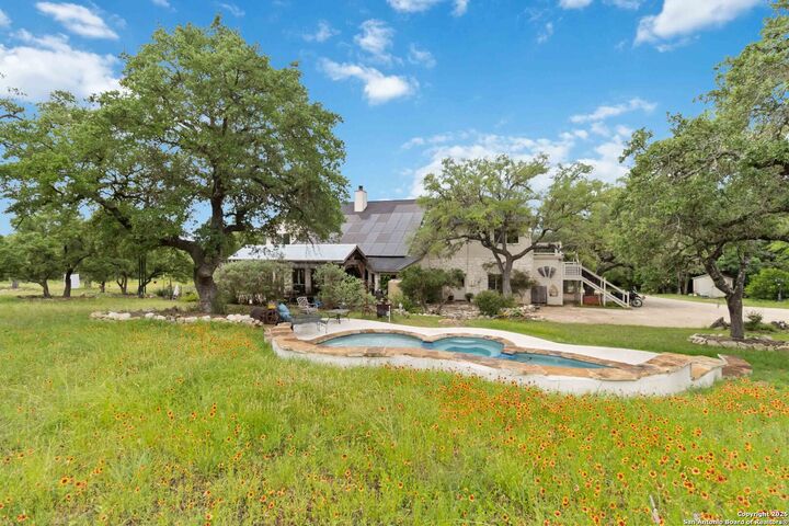 Property Photo: 111 Kendall Oaks TX 78006