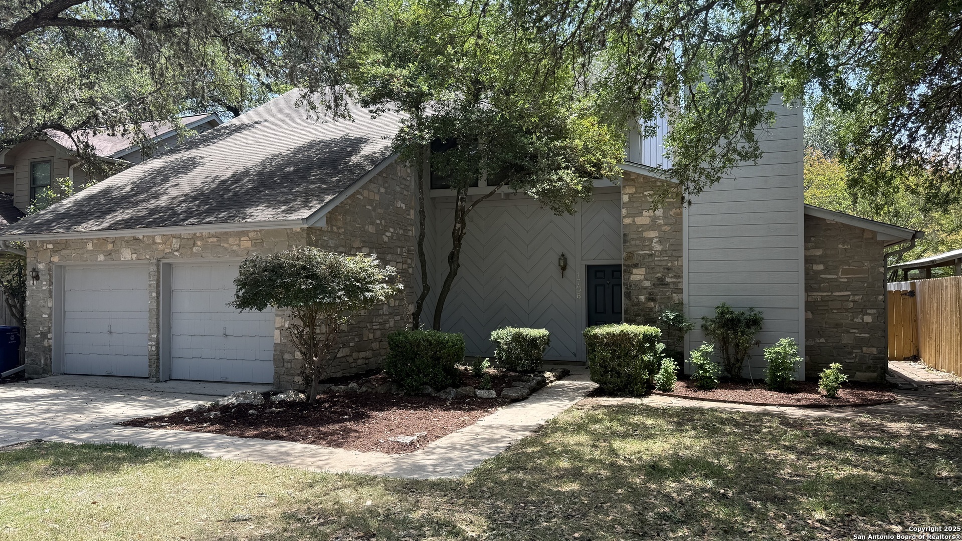 Property Photo: 1706 Longfield Dr TX 78248