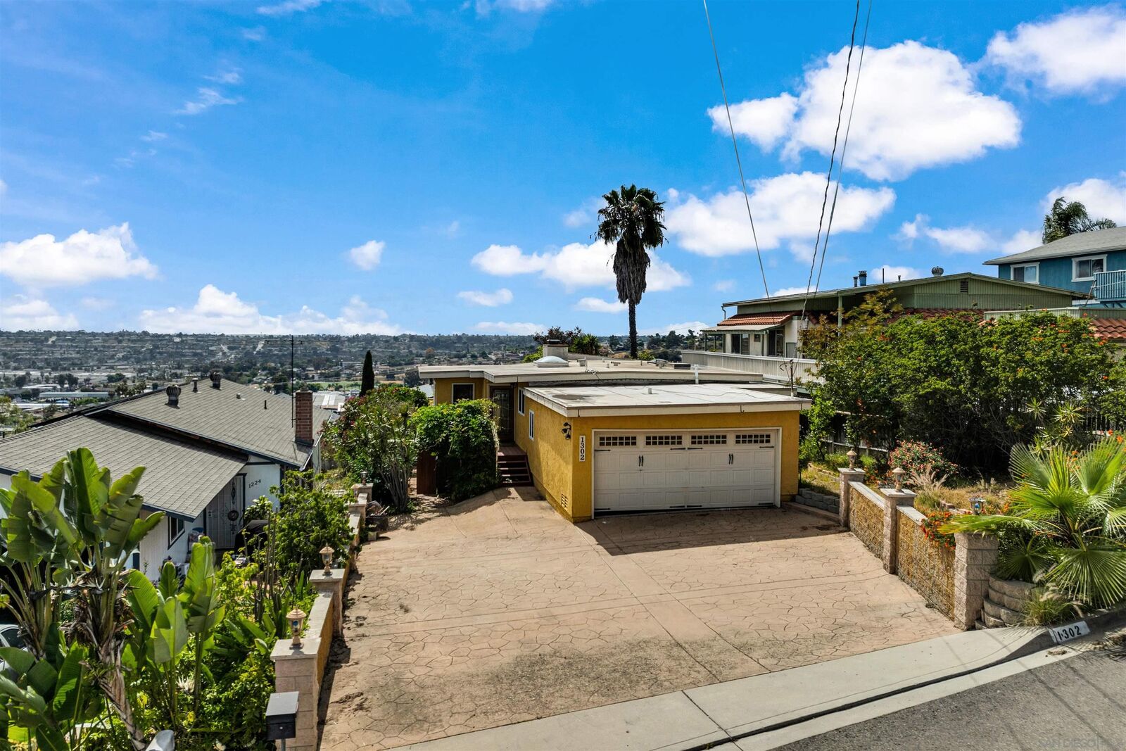 Property Photo:  1302 Paraiso Ave  CA 91977 