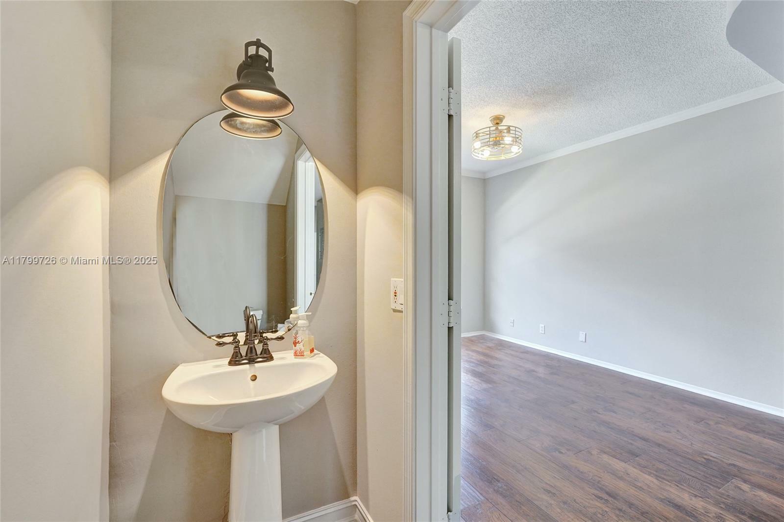 Property Photo: 29 Fleming Ct FL 33326