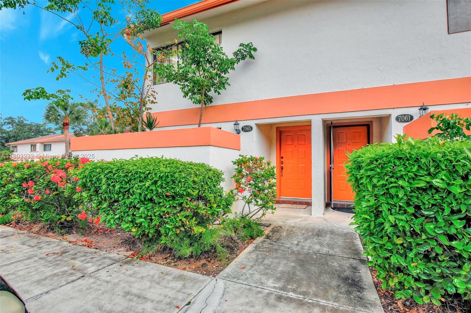 Property Photo: 7065 SW 42nd Pl FL 33314