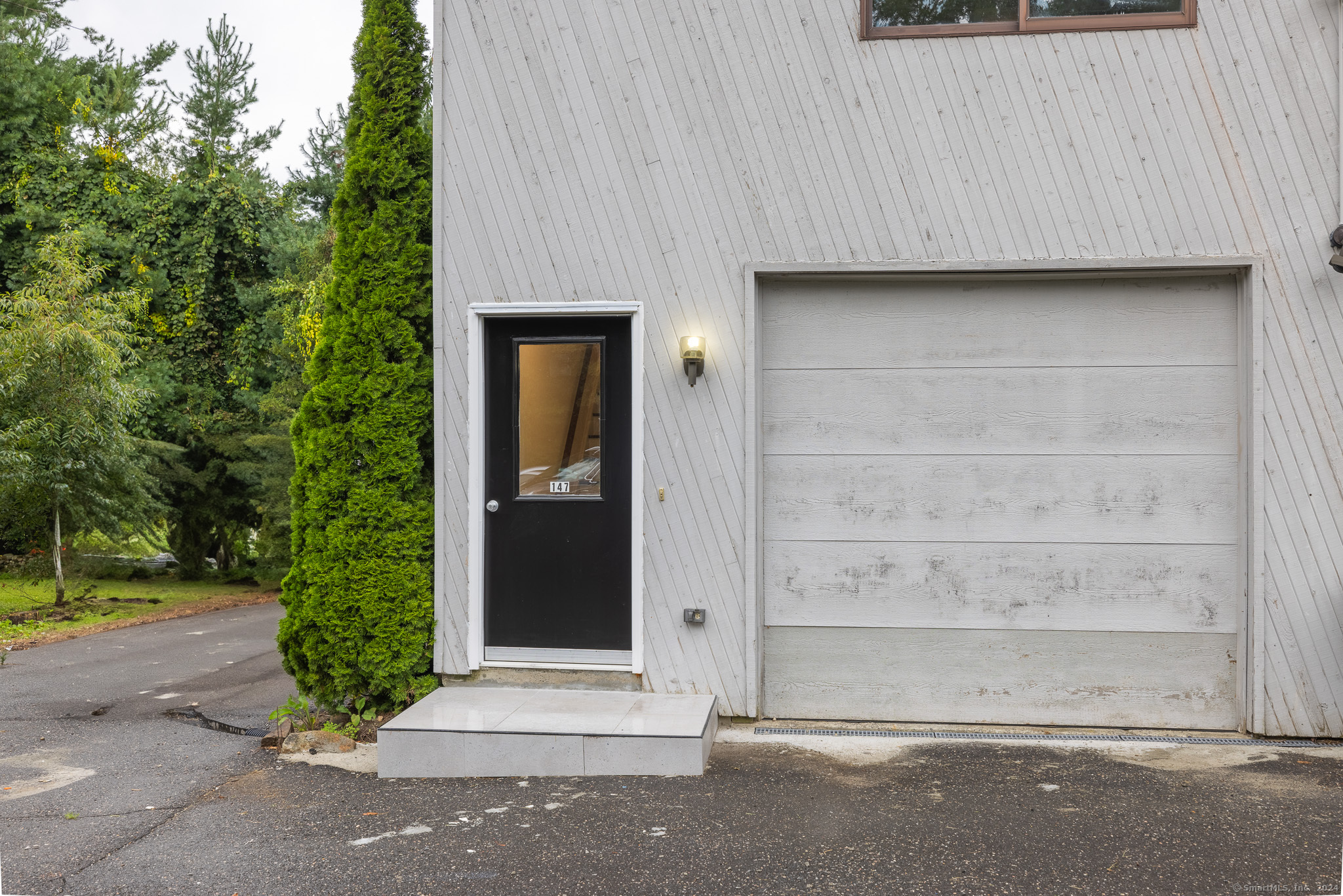 Property Photo: 147 Chestnut Tree Hill Road CT 06478