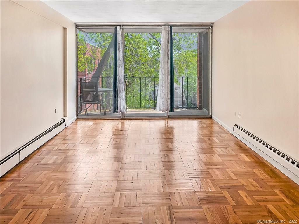 Property Photo: 87 Glenbrook Road Apt 3E CT 06902