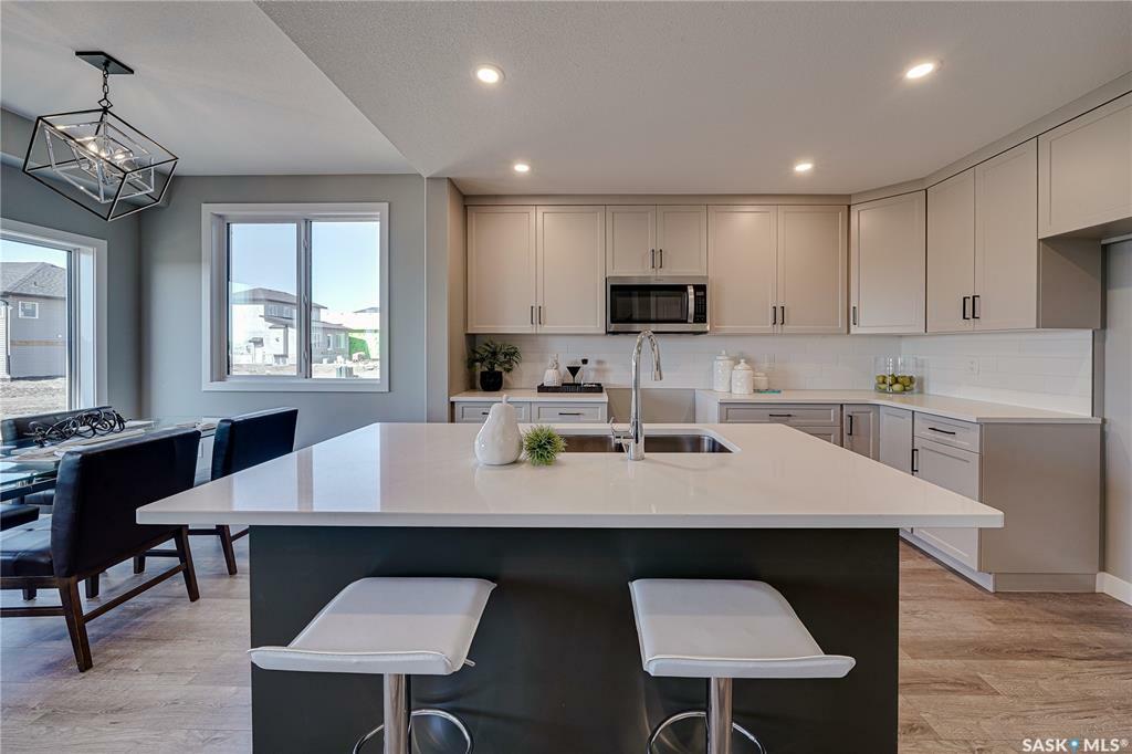 Property Photo: 947 Traeger Manor SK S7W 0L8