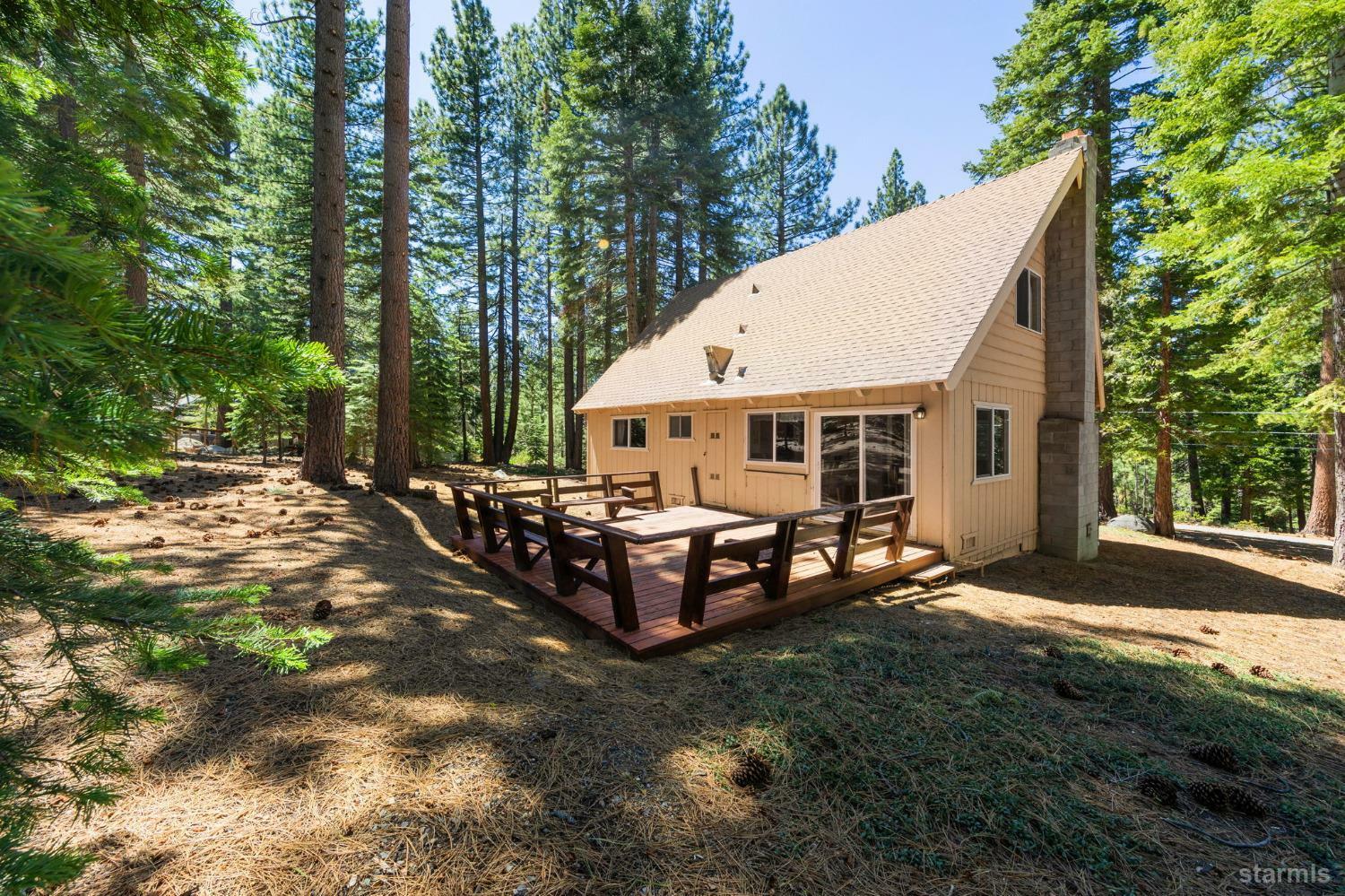 Property Photo: 1947 Osage Circle CA 96150