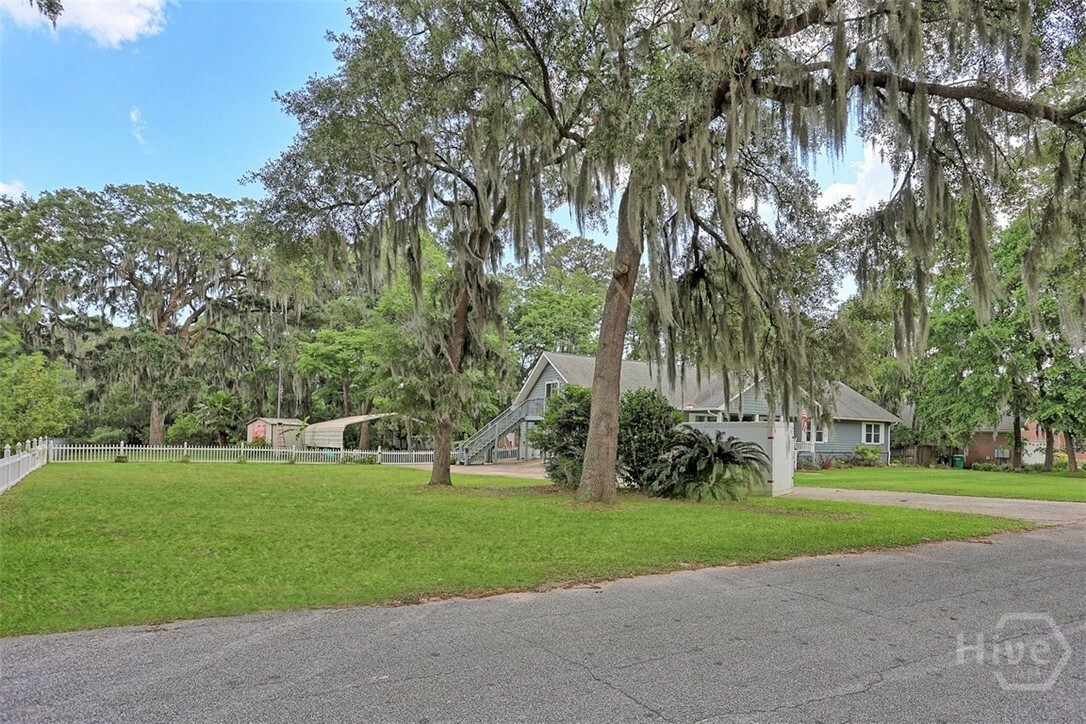 Property Photo:  17 E Point Drive  GA 31410 