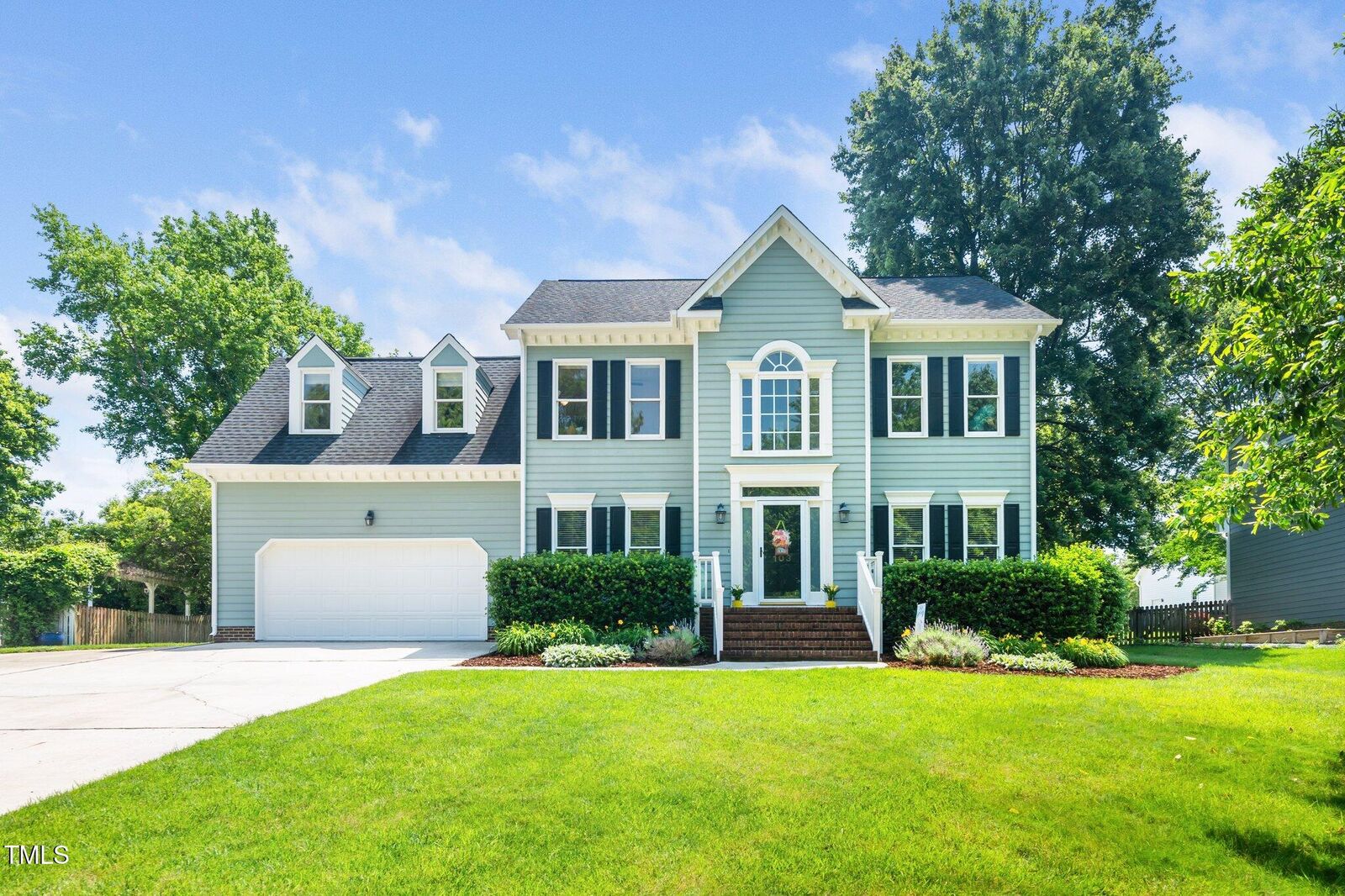 Property Photo:  103 Chapelwood Way  NC 27518 