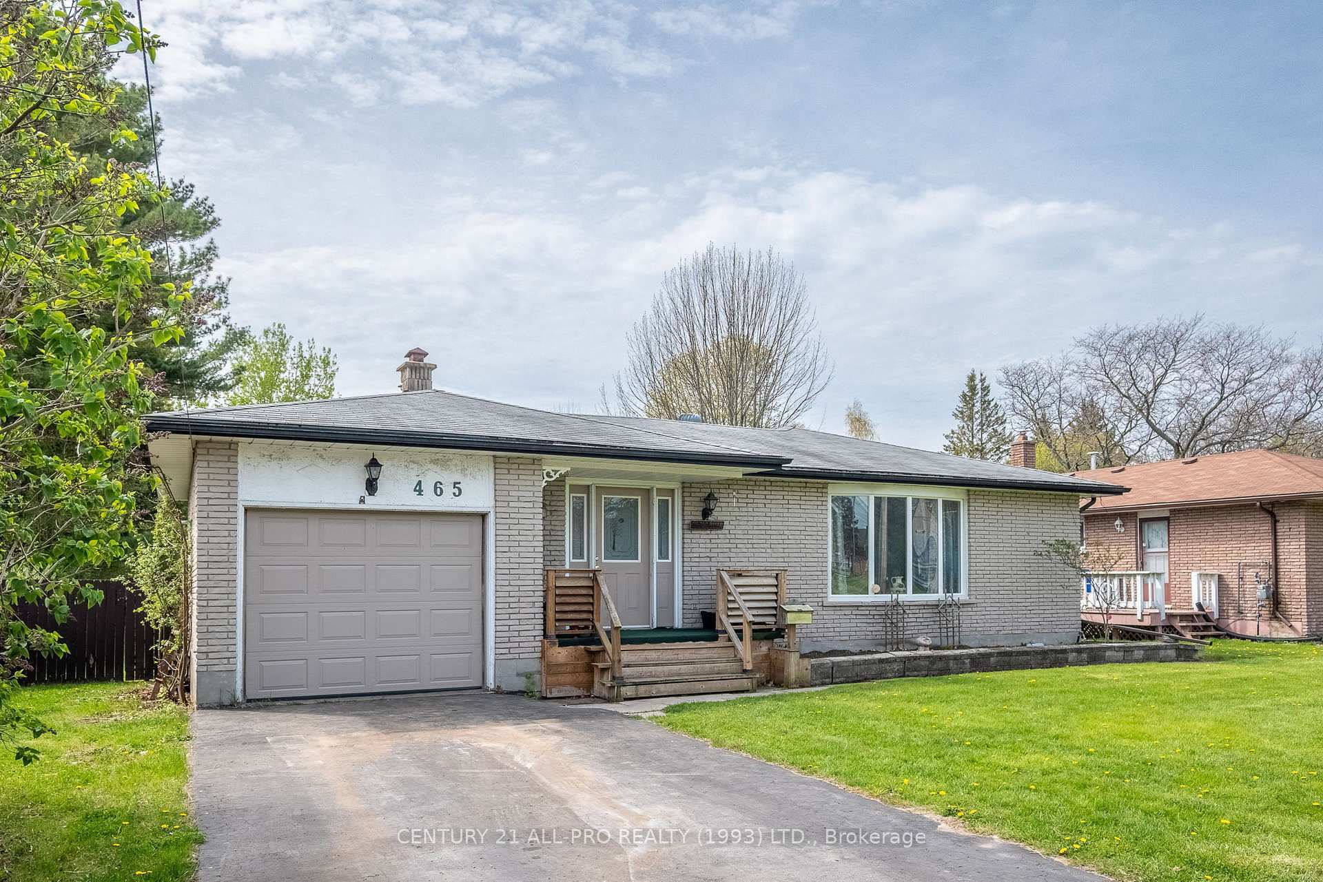 Property Photo:  465 King Street E  ON K9A 1M7 