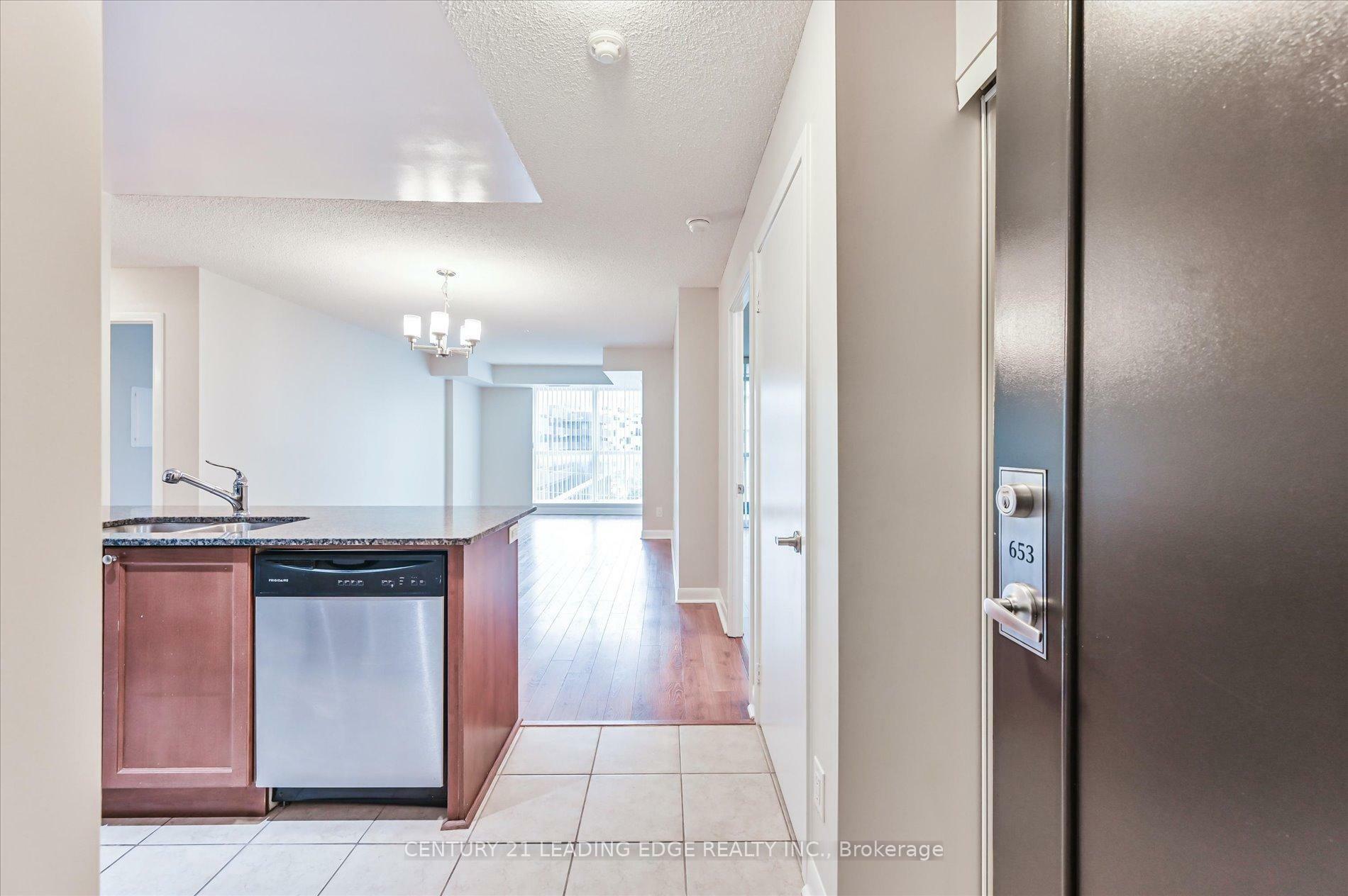 Property Photo:  525 Wilson Avenue 653  ON M3H 1V1 