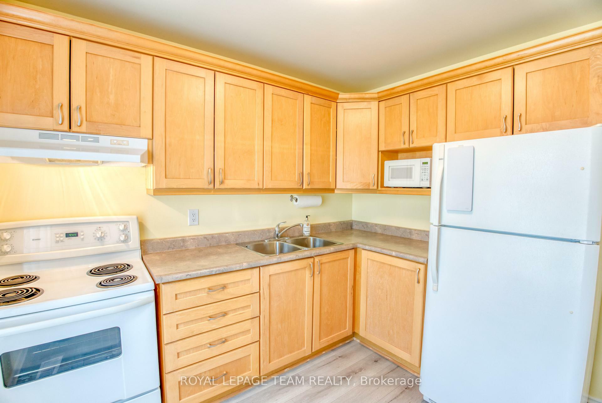 Property Photo: 23 Tulane Crescent ON K2J 2G2