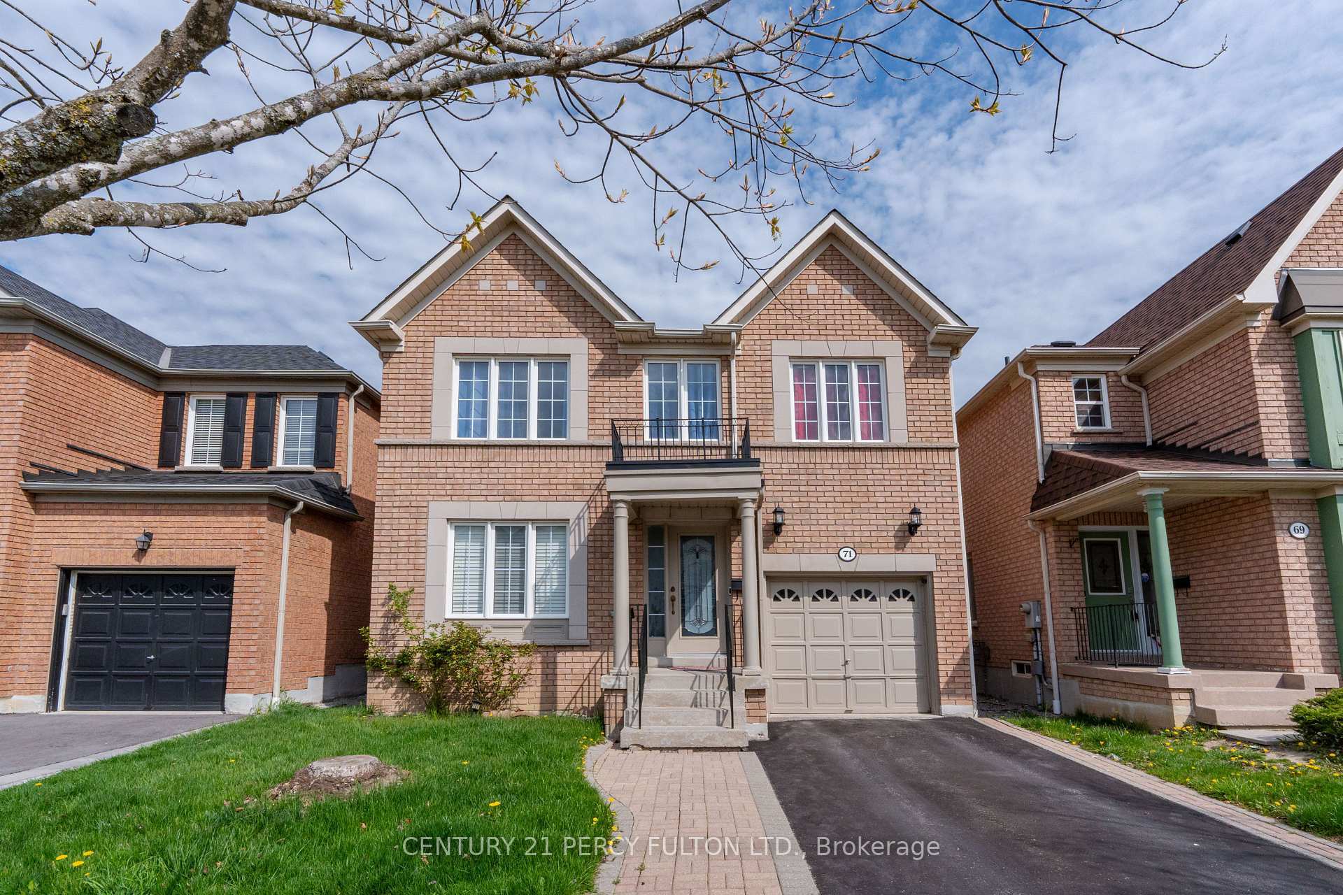 71 Armitage Crescent  Ajax ON L1T 4K9 photo