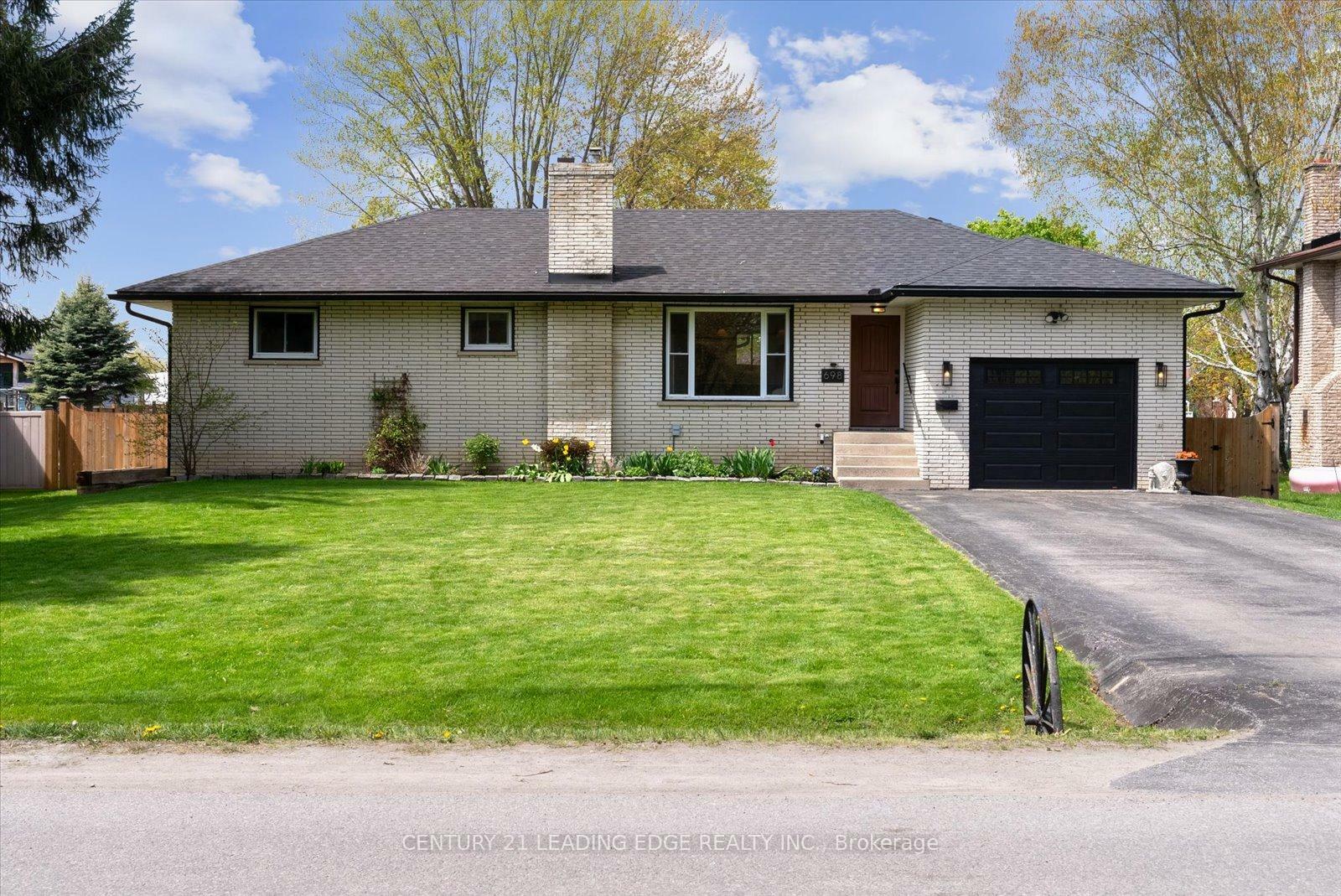 Property Photo: 698 Lake Drive S ON L4P 1V1