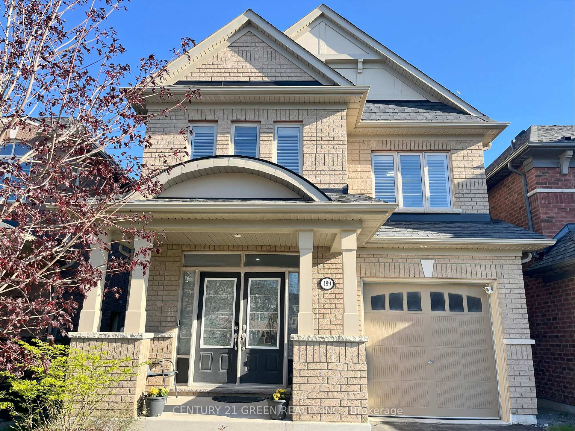 Property Photo: 199 Windfields Farm Drive W ON L1L 0K5