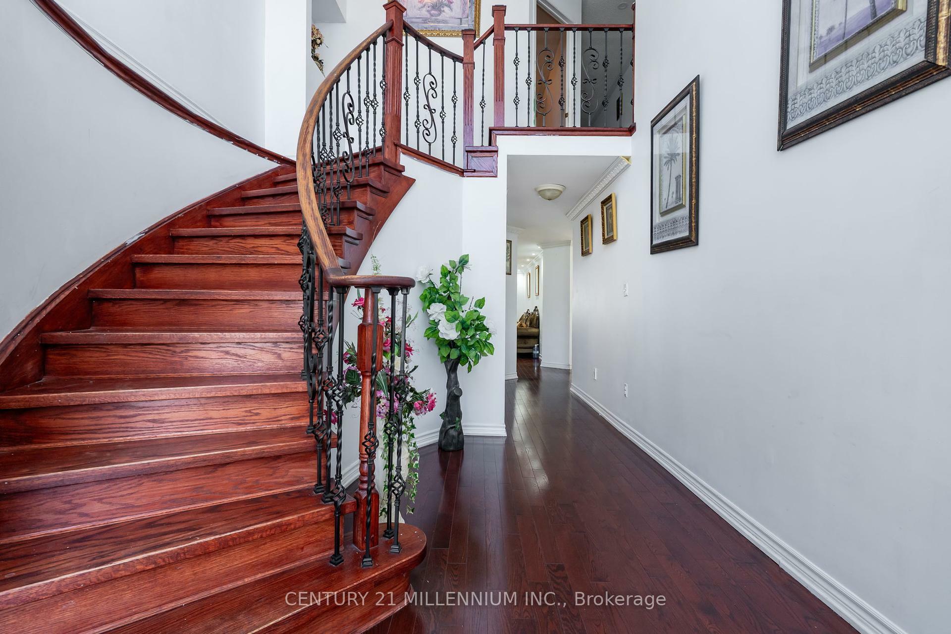 Property Photo:  68 Luella Crescent  ON L7A 3H4 