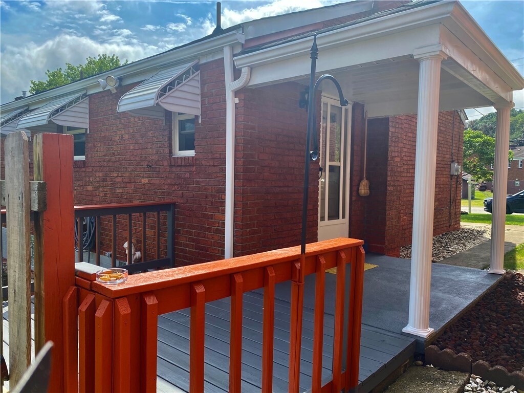Property Photo: 616 River Ridge Rd PA 15133