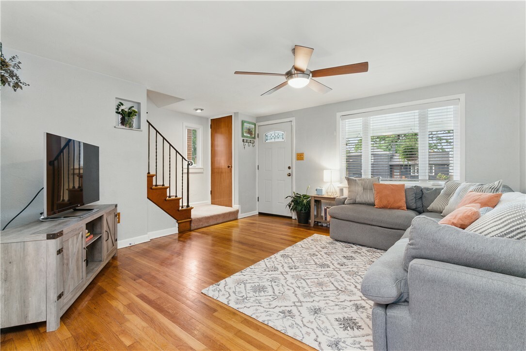 Property Photo: 1233 Goodman St PA 15218