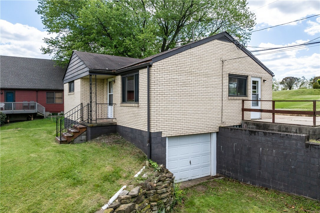 Property Photo: 341 Sycamore St PA 15126