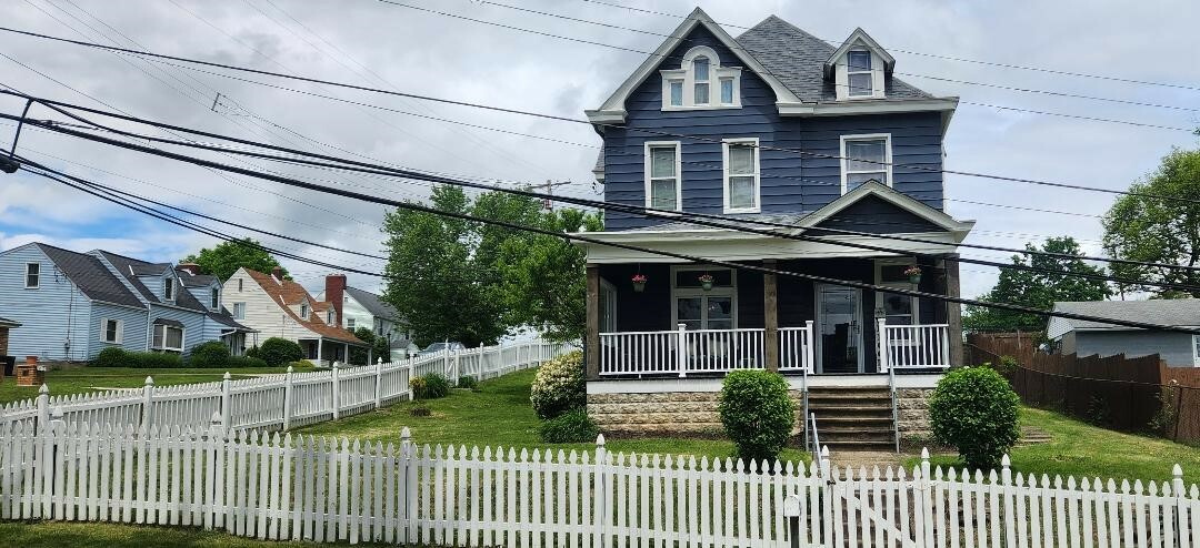 Property Photo: 1701 Pleasant Pleasant PA 15122