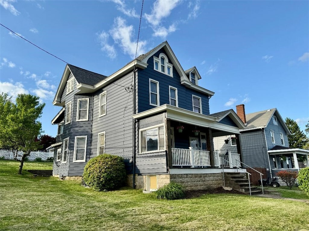 Property Photo:  1701 Pleasant  PA 15122 