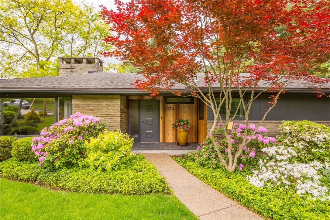 Property Photo: 205 Seegar Rd PA 15241