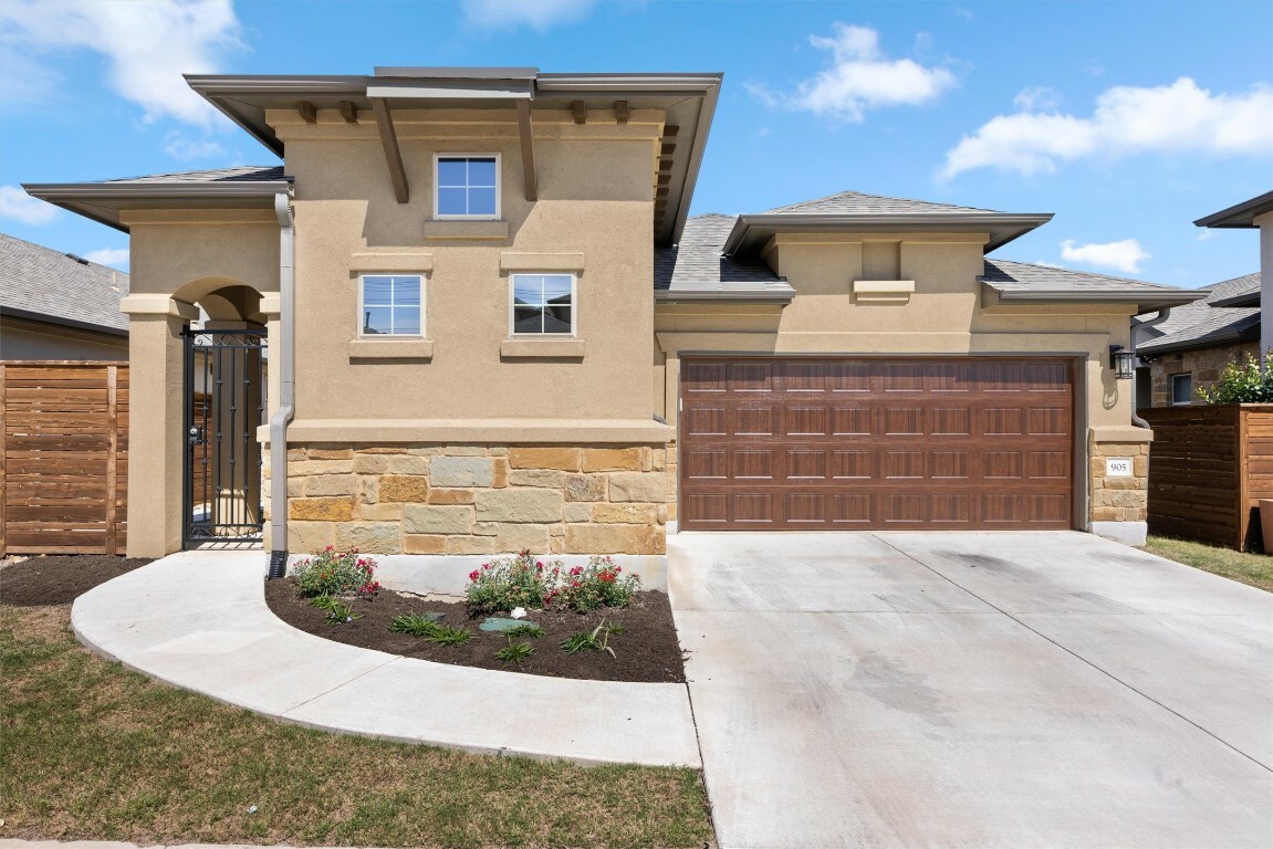 Property Photo:  905 Indian Hawthorne Drive G  TX 78628 