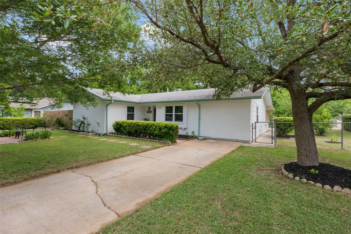 Property Photo: 6309 Middleham Place TX 78745