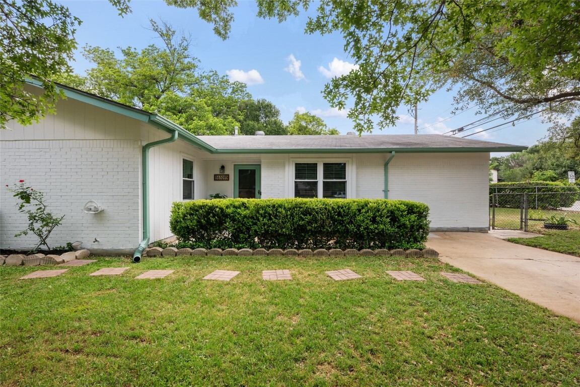 Property Photo: 6309 Middleham Place TX 78745