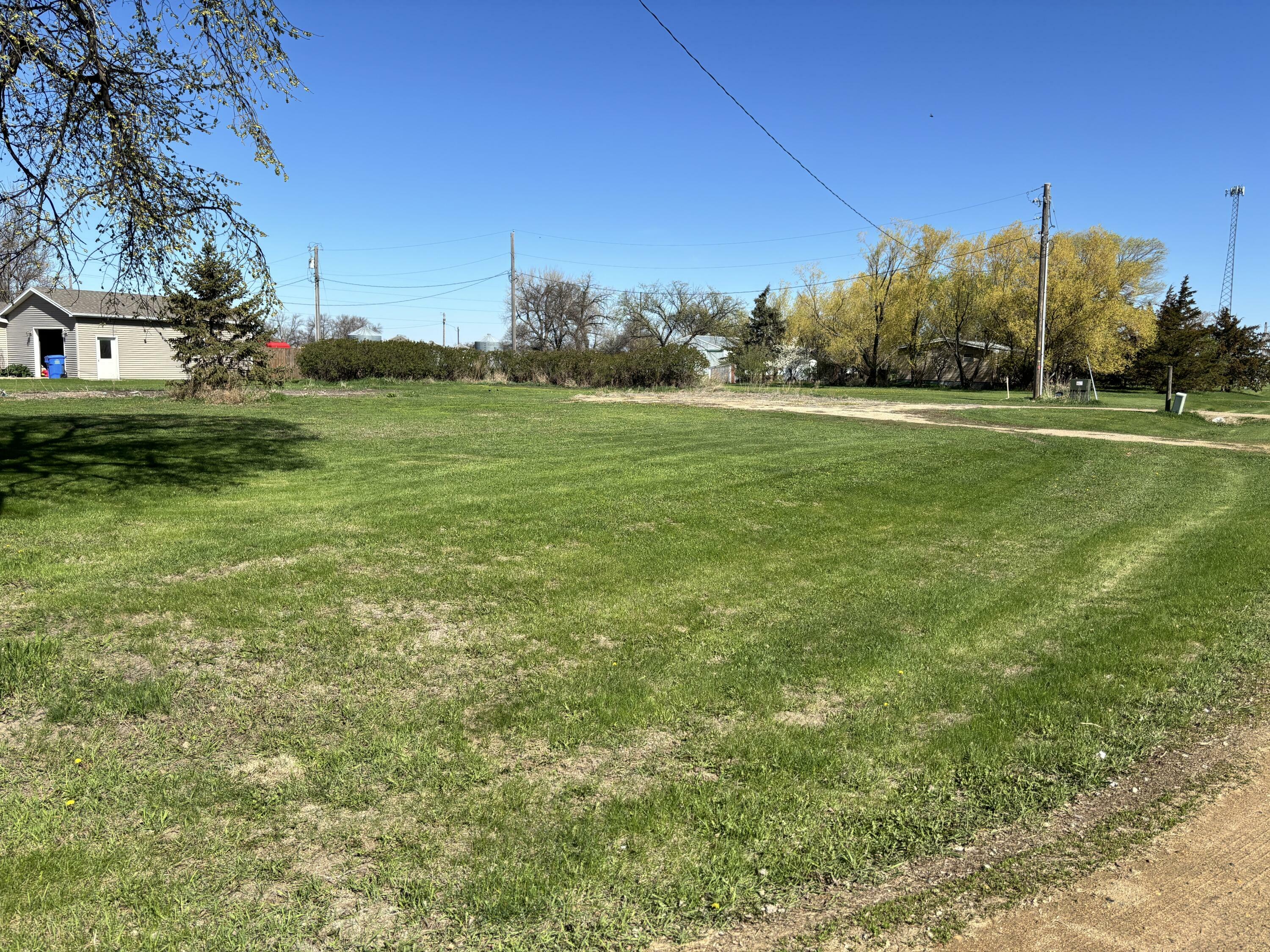 Property Photo: 42 Main St SD 57461
