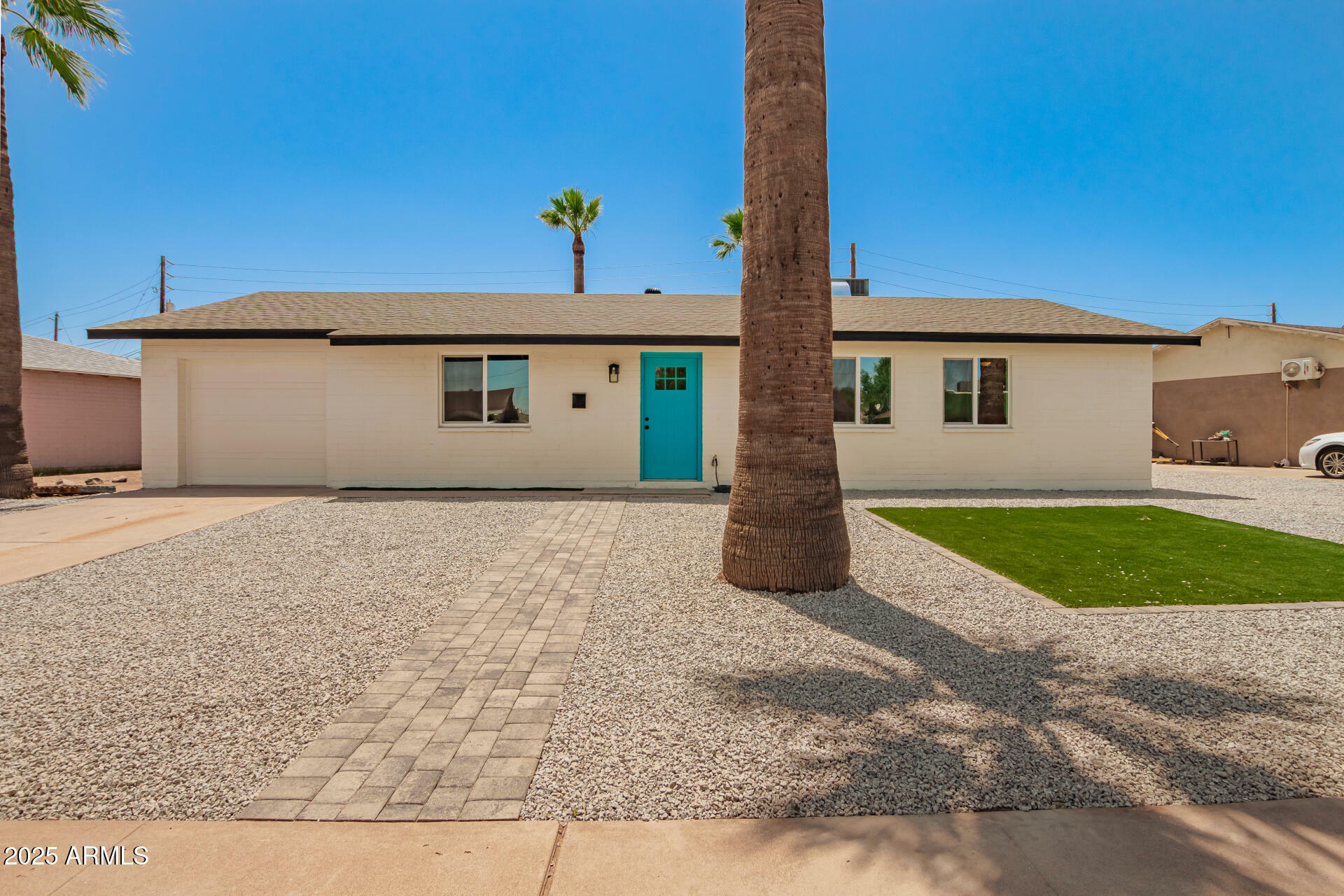 Property Photo: 3302 N 40th Drive AZ 85019