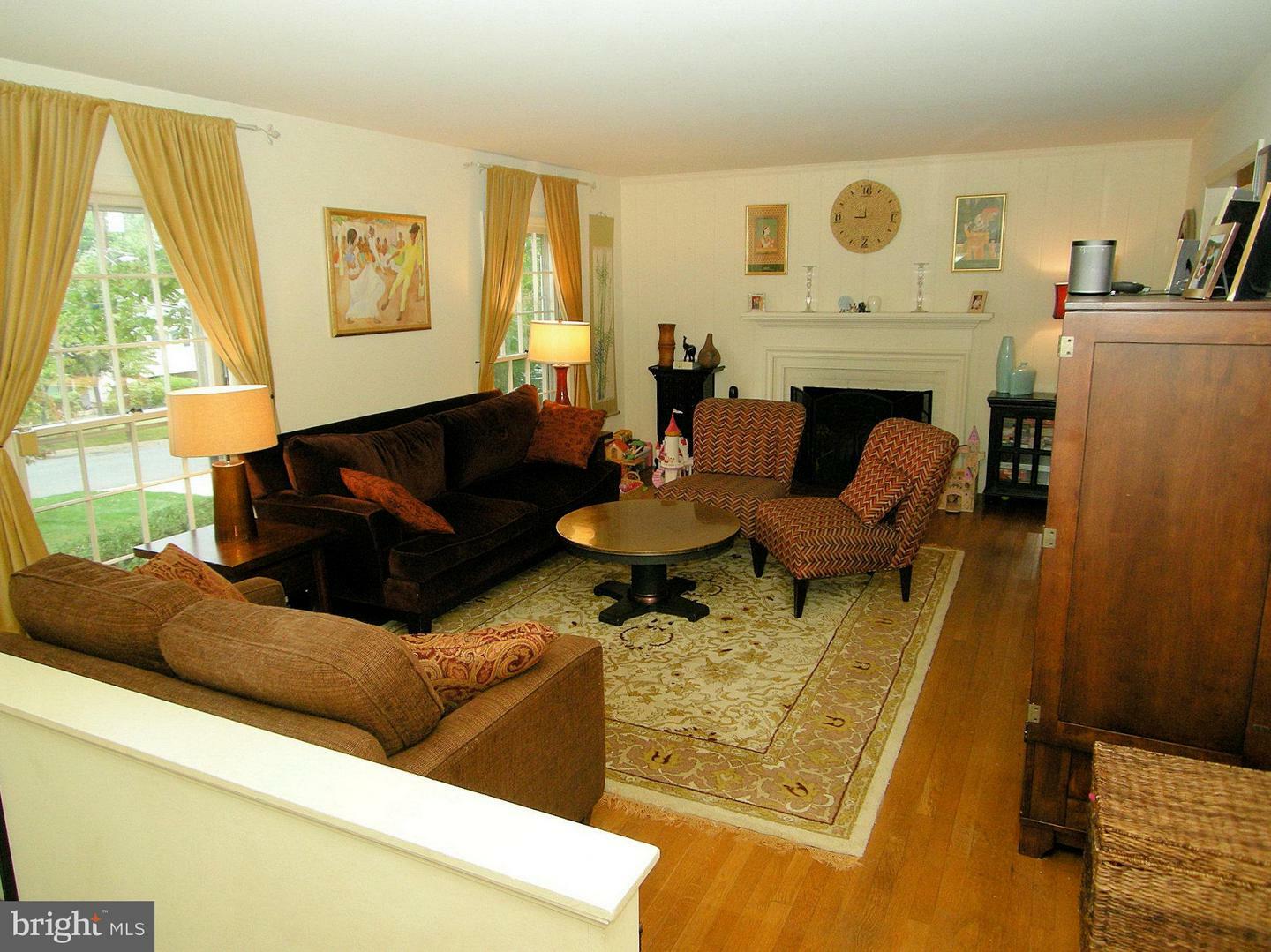 Property Photo: 6812 Algonquin Avenue MD 20817