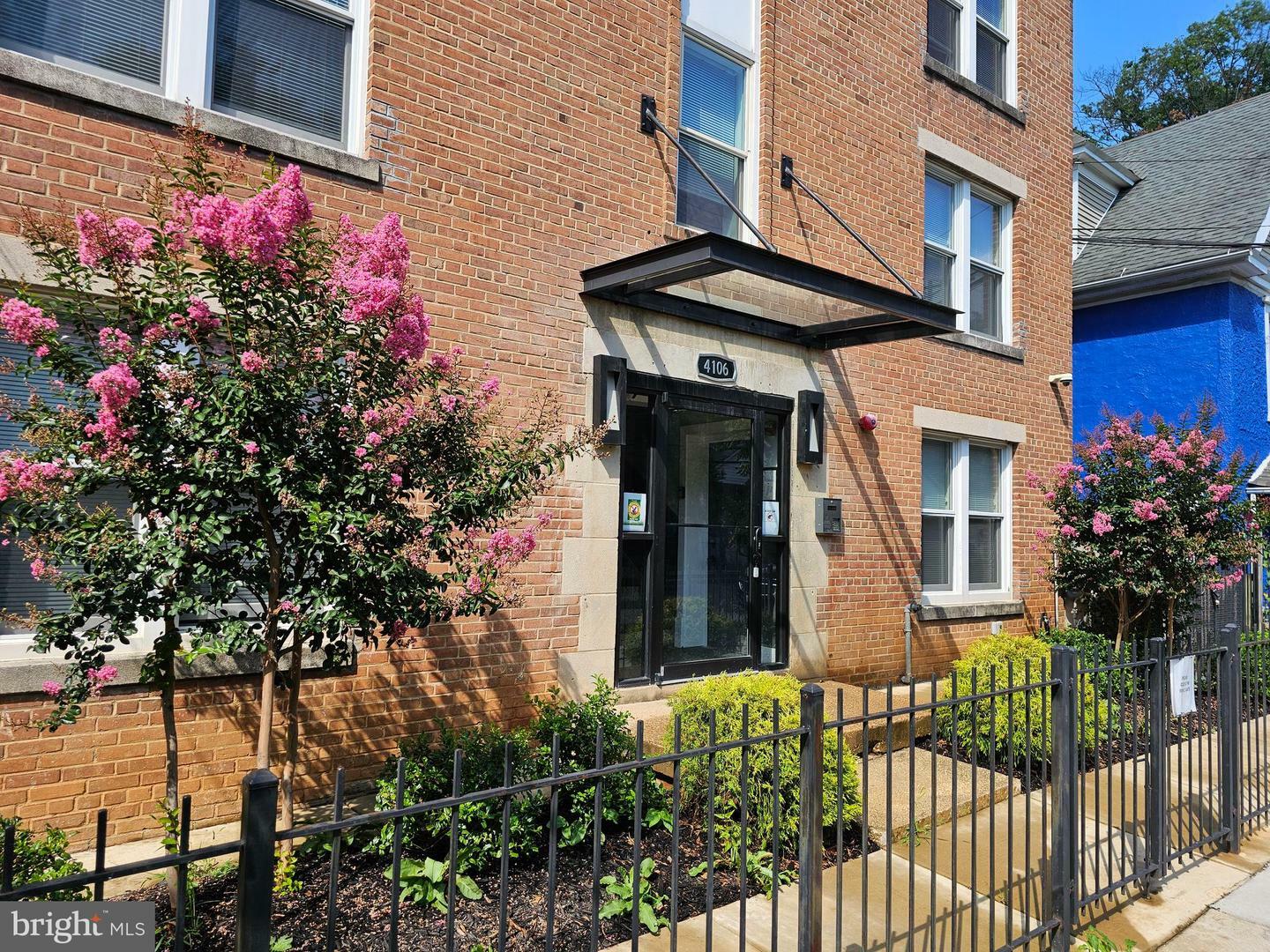 Property Photo: 4106 Gault Place NE 5 DC 20019