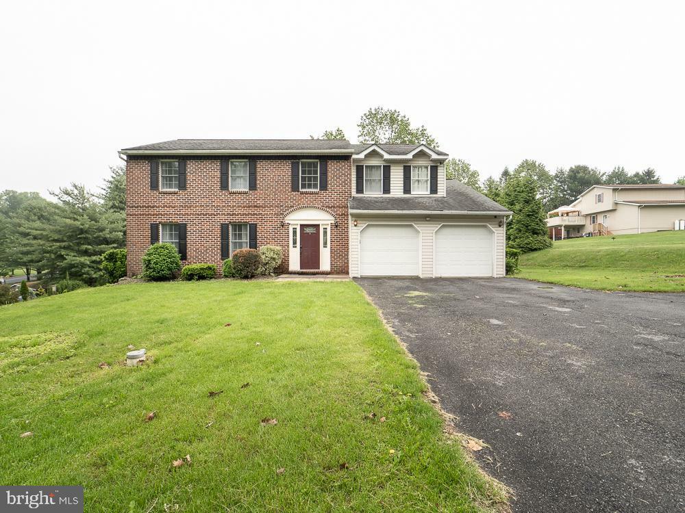 311 Mountain Avenue  Robesonia PA 19551 photo