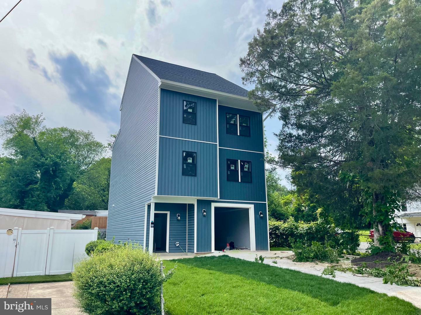 8906 Chestnut Avenue  Bowie MD 20720 photo