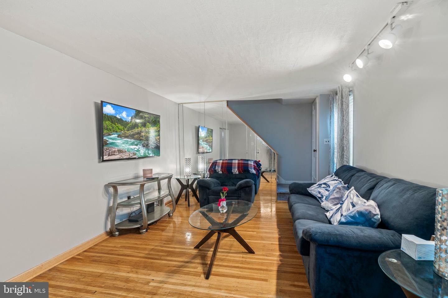 Property Photo: 512 Bartlett Avenue PA 19078