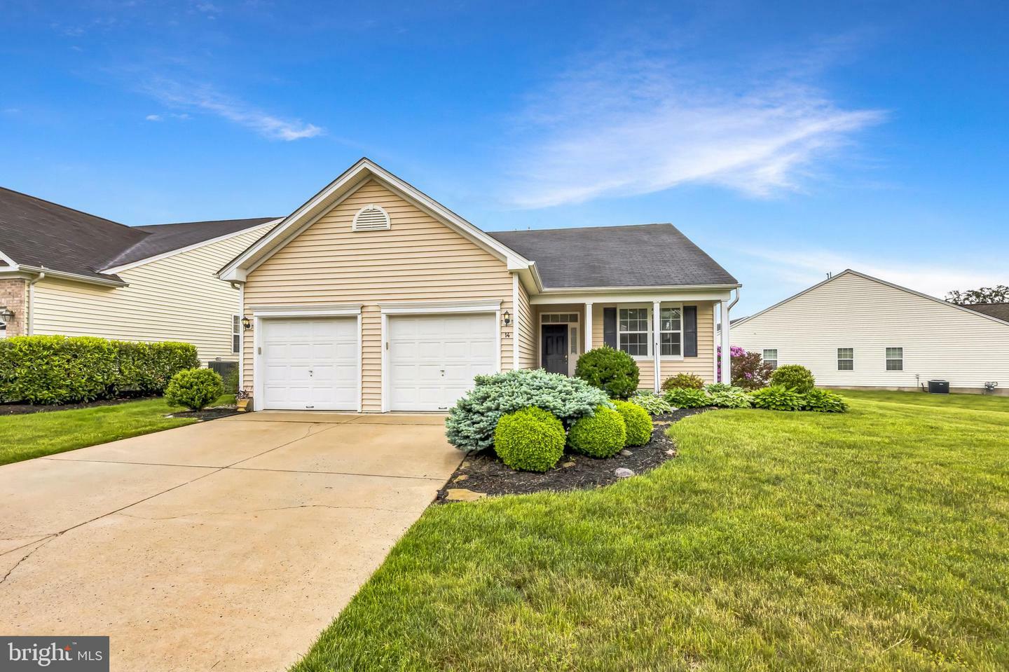 Property Photo: 14 Mayfaire Circle NJ 08060