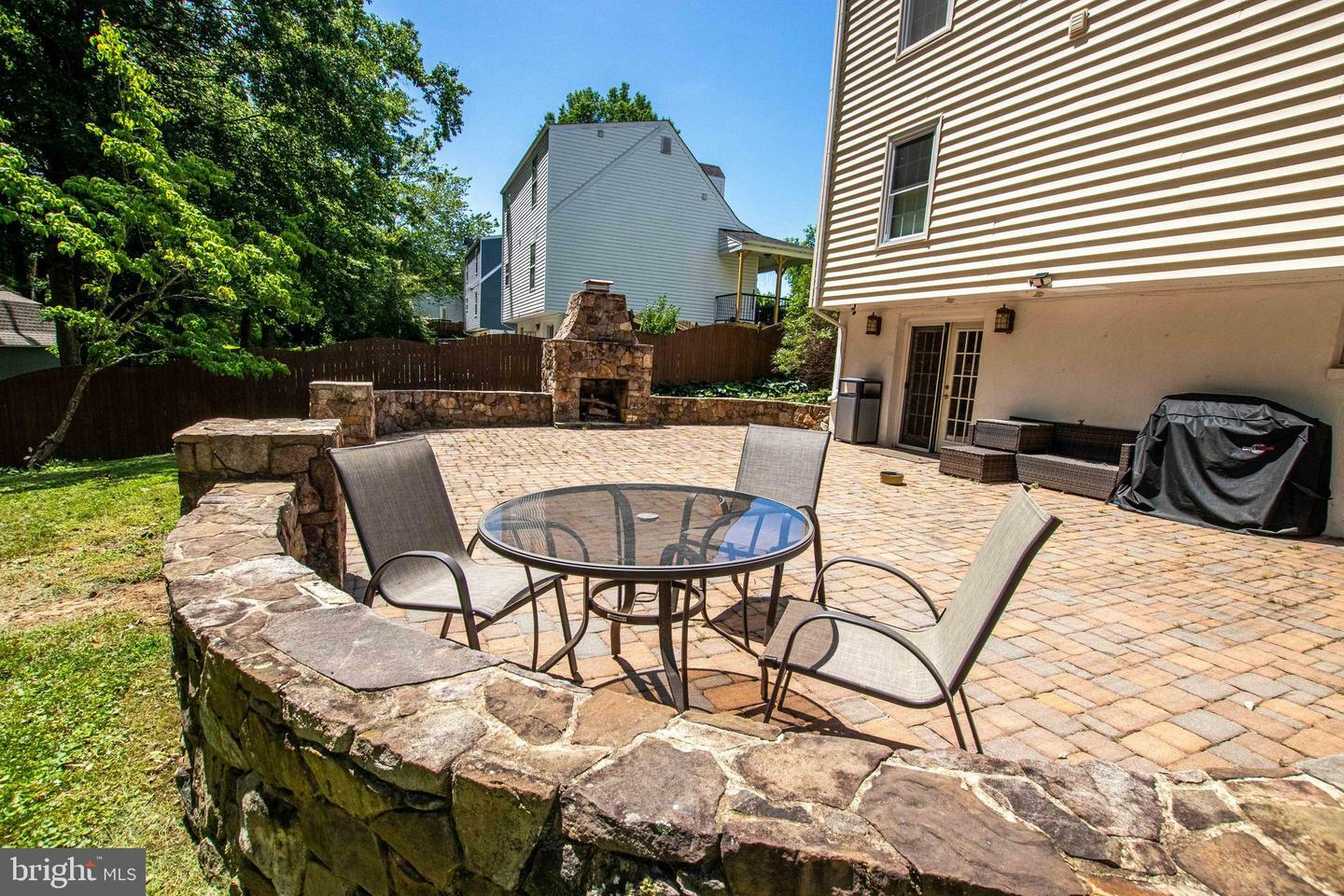 Property Photo: 14365 Salsbury Court VA 22193