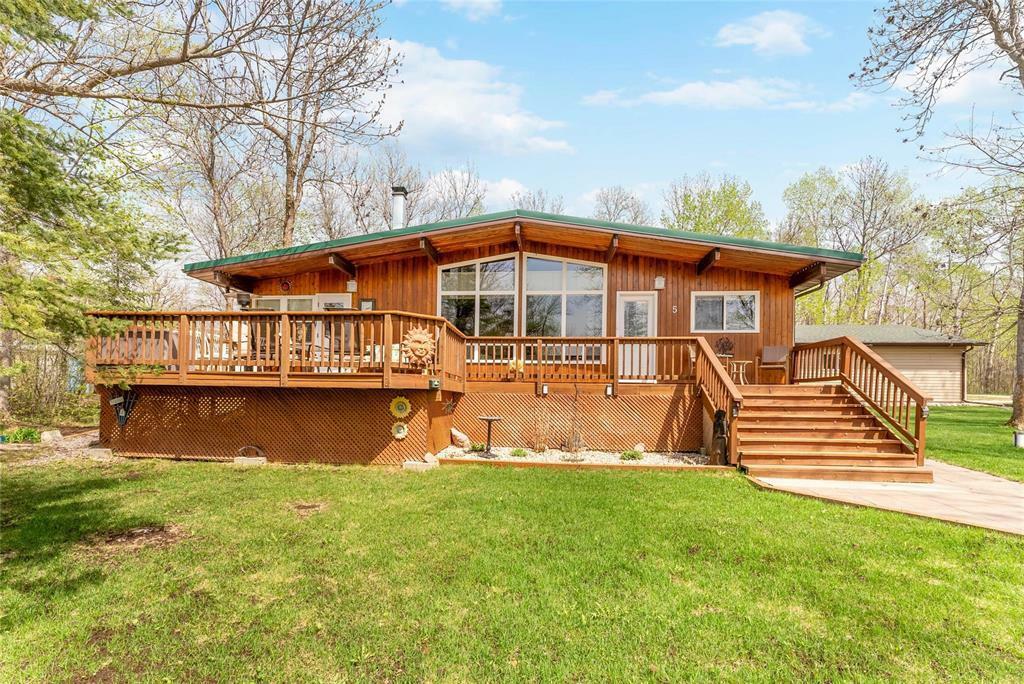Property Photo: 5 Beach Boulevard MB R0E 0T0