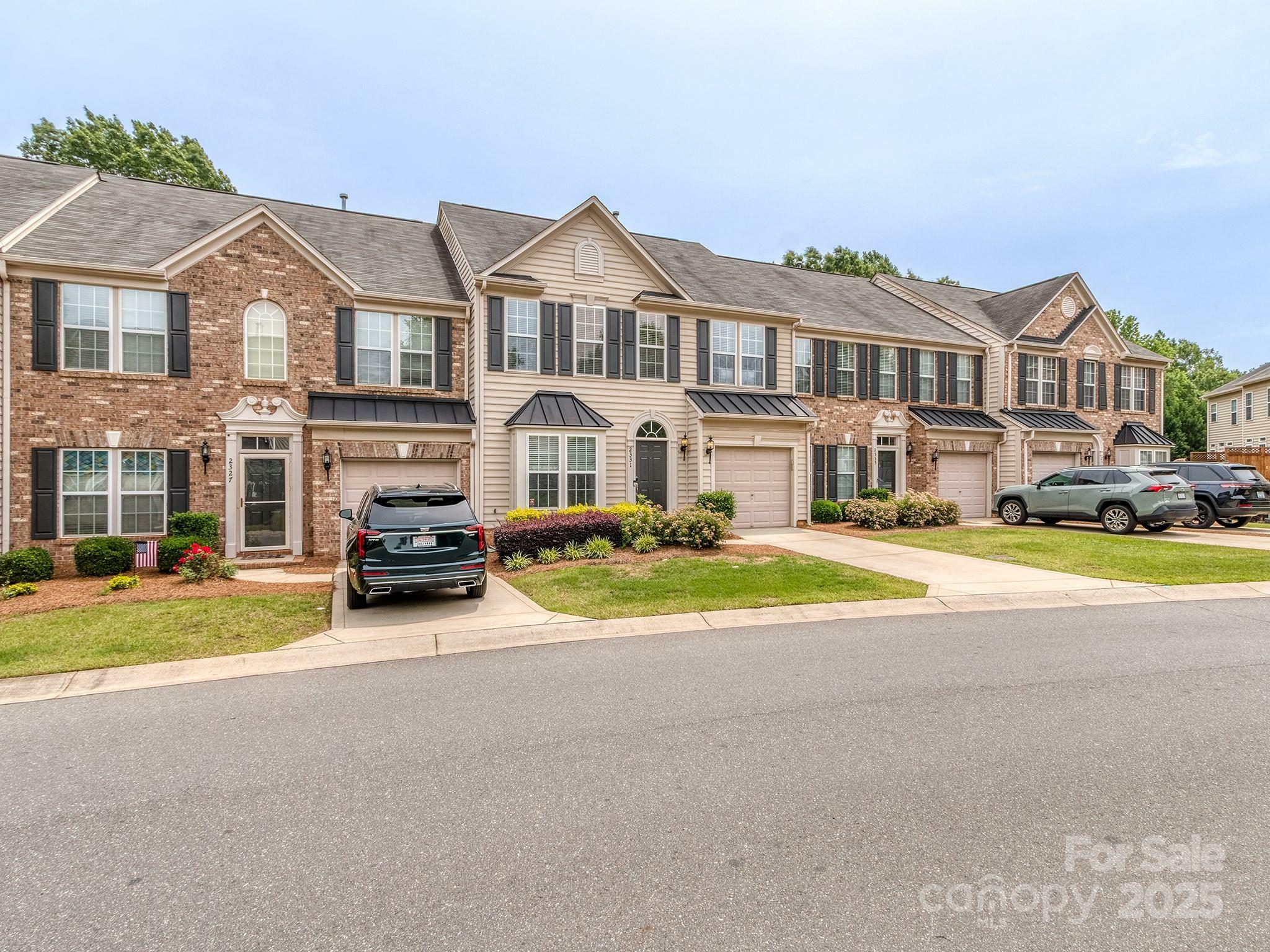Property Photo: 2331 Whitford Lane NC 28210