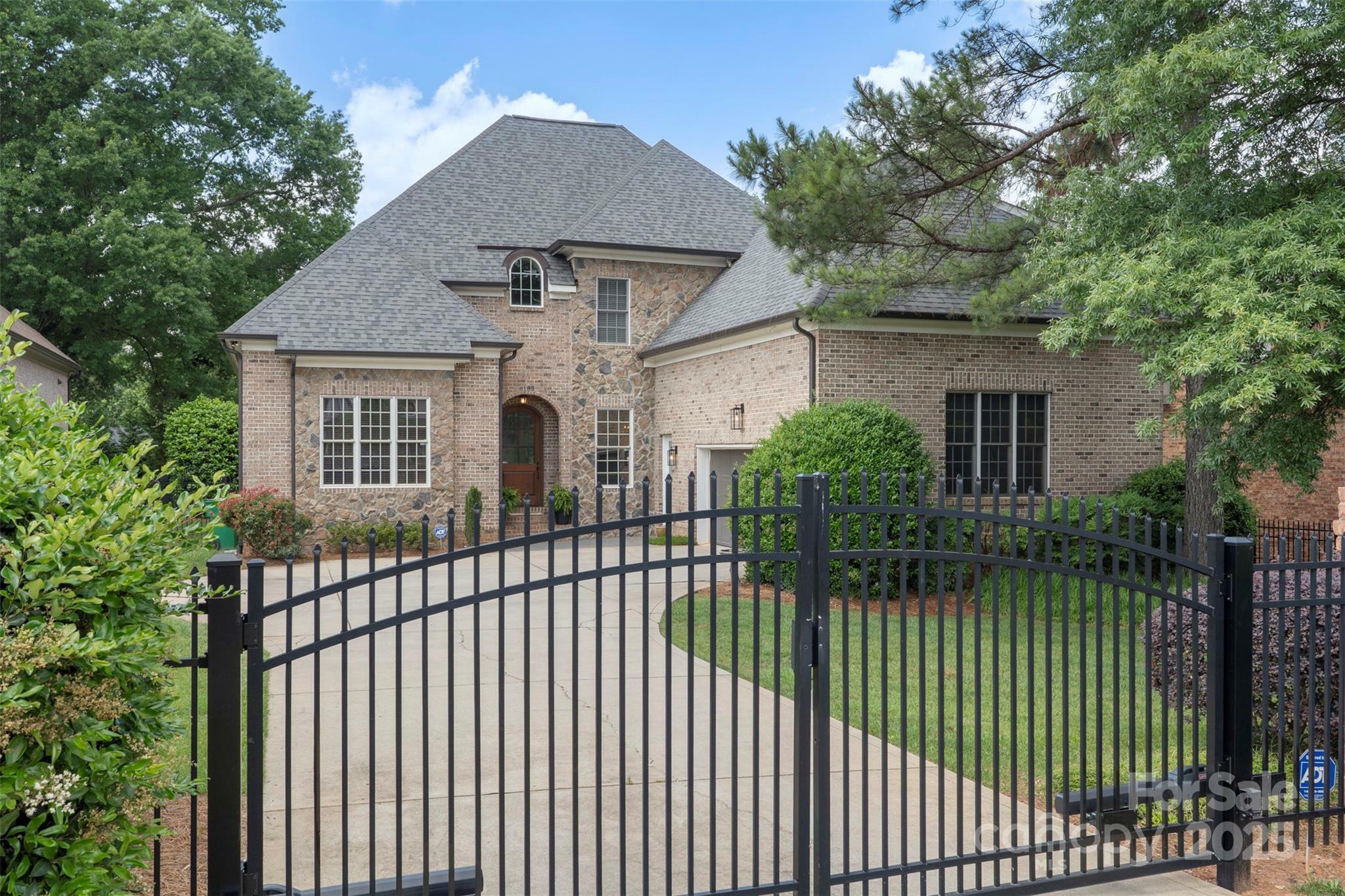 6132 Sharon Road  Charlotte NC 28210 photo