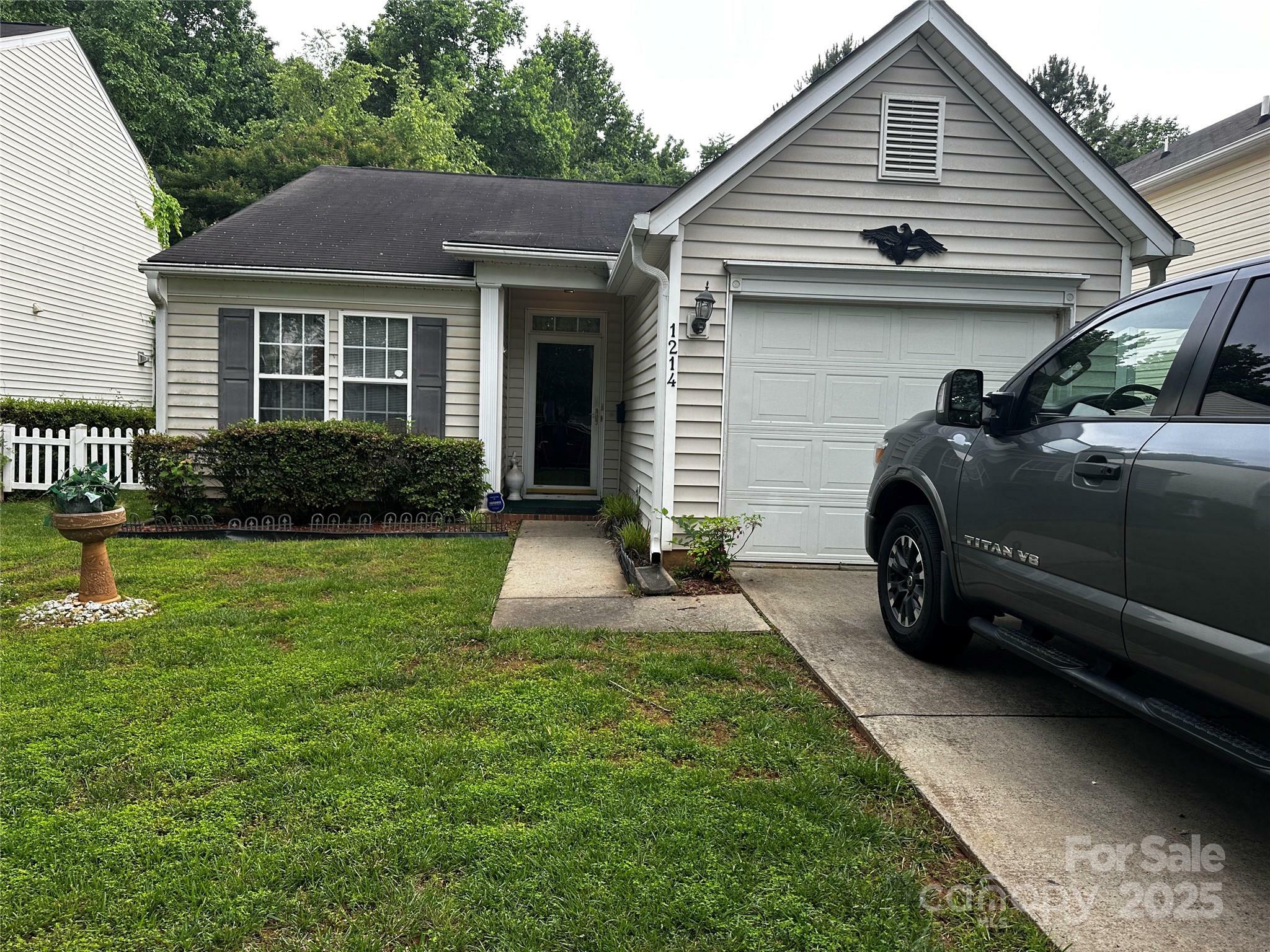 1214 Triece Lane  Charlotte NC 28215 photo