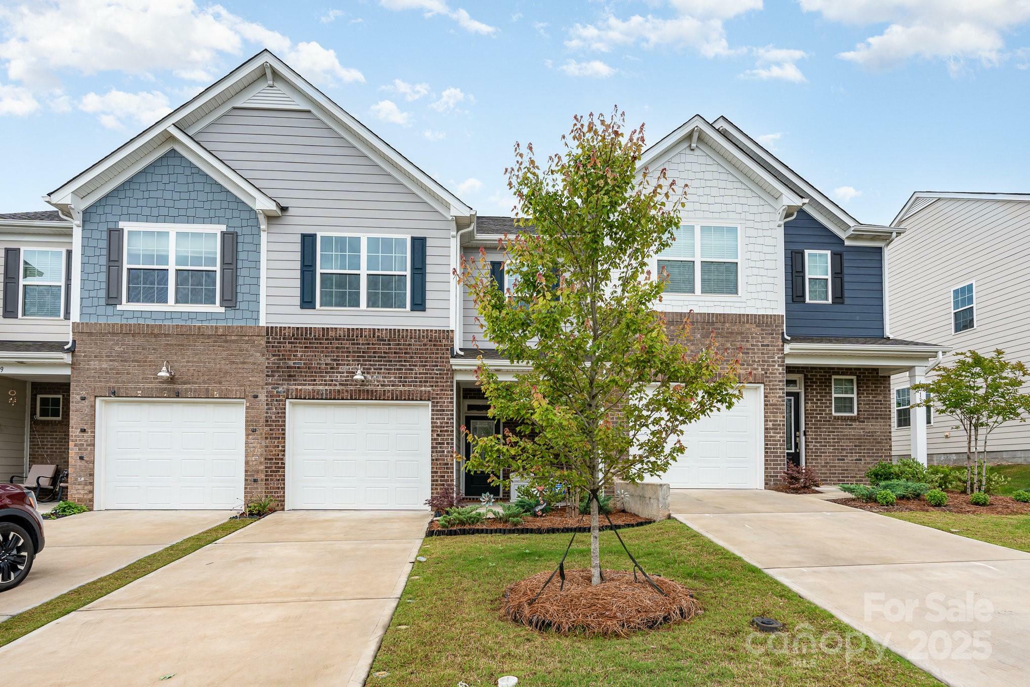 6011 Chelsea Oaks Ridge  Tega Cay SC 29708 photo