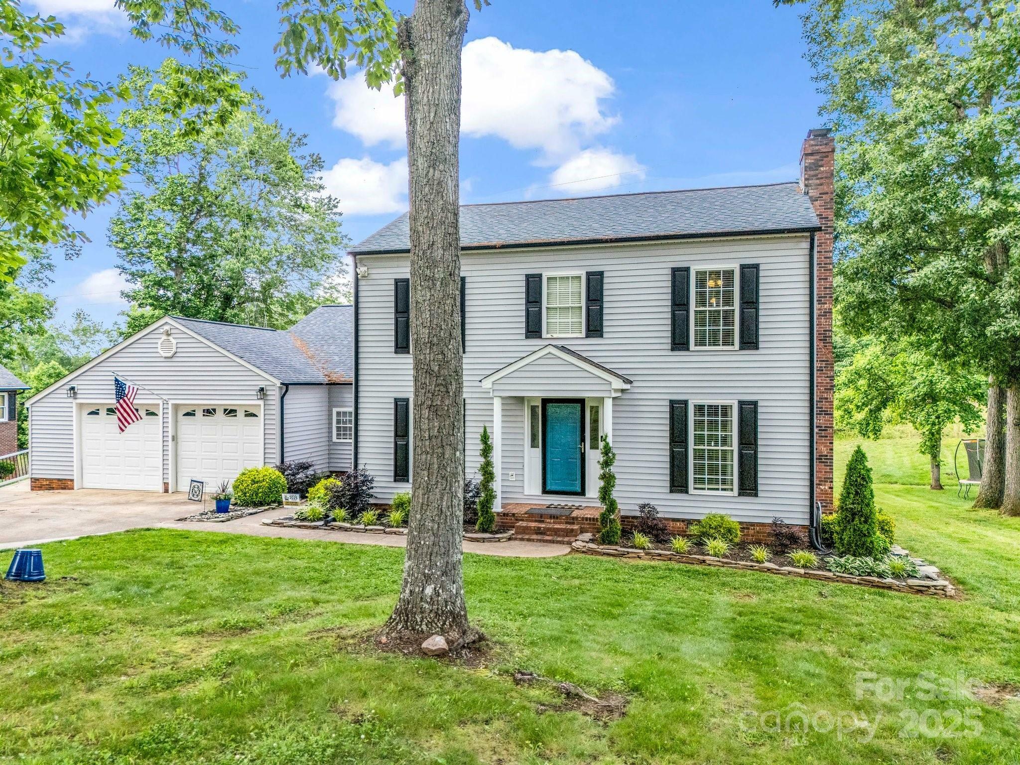 Property Photo: 208 Wellington Drive NC 28092