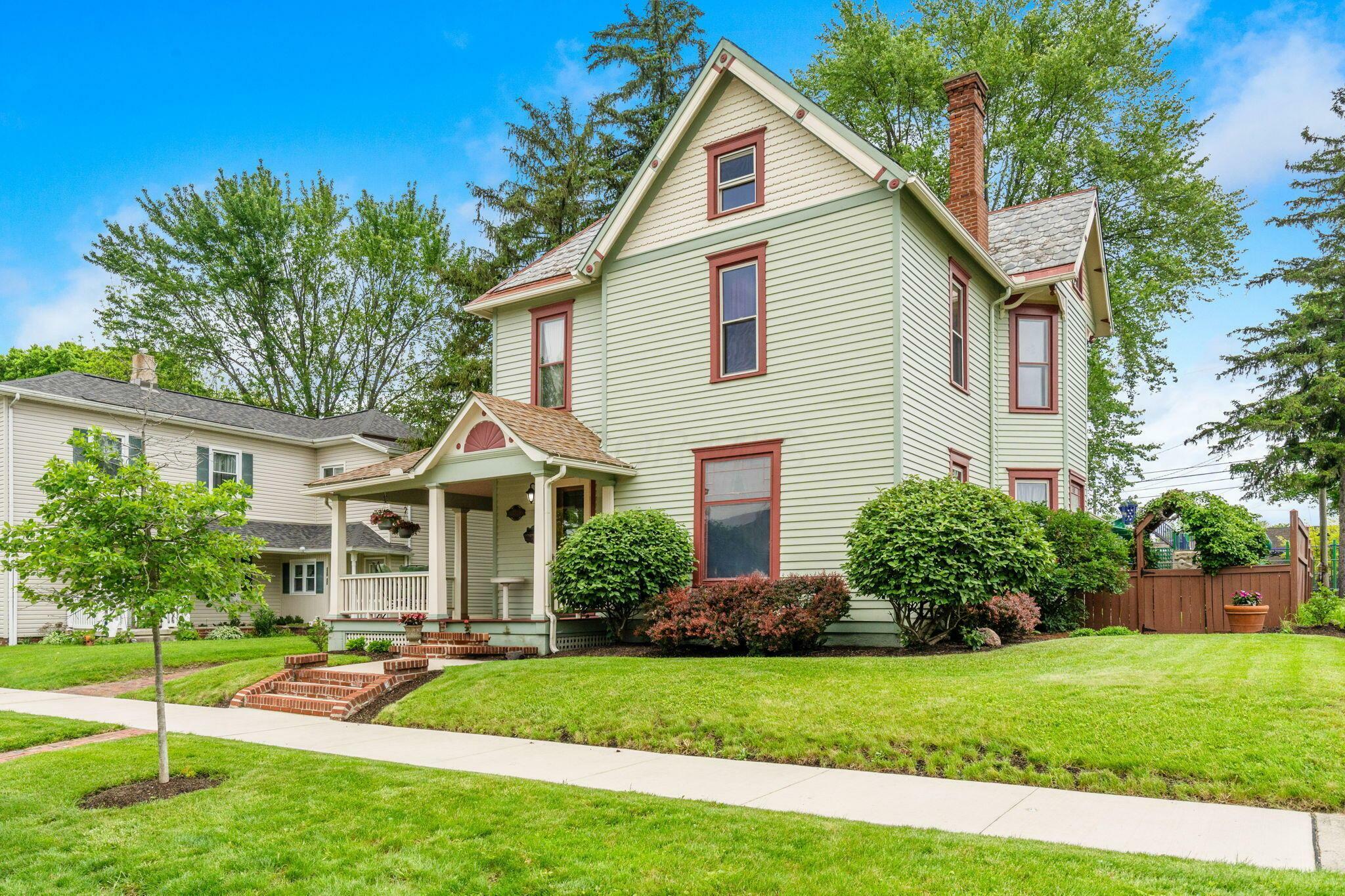 Property Photo: 226 S Plum Street OH 43040