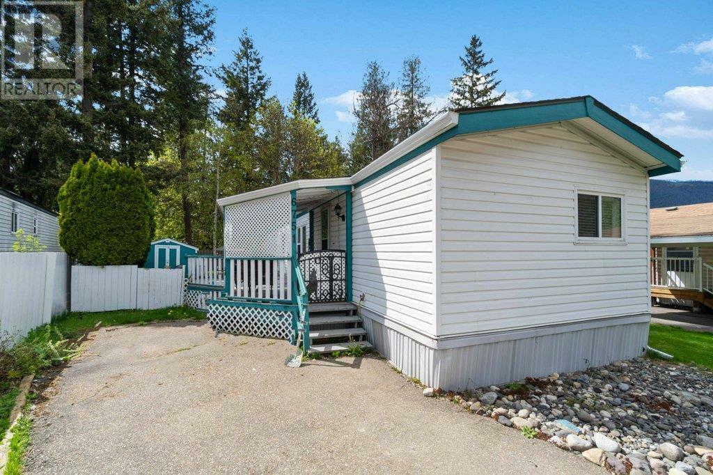 Photo de la propriété: 6751 51 Street Northeast BC V0E 1K0